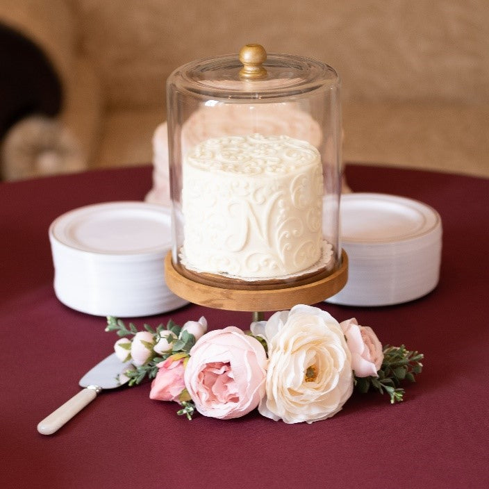 Floral table arrangements.